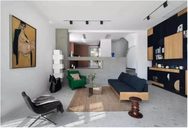 在室內裝修裝飾設計中，沙發(fā)一定要靠墻嗎？